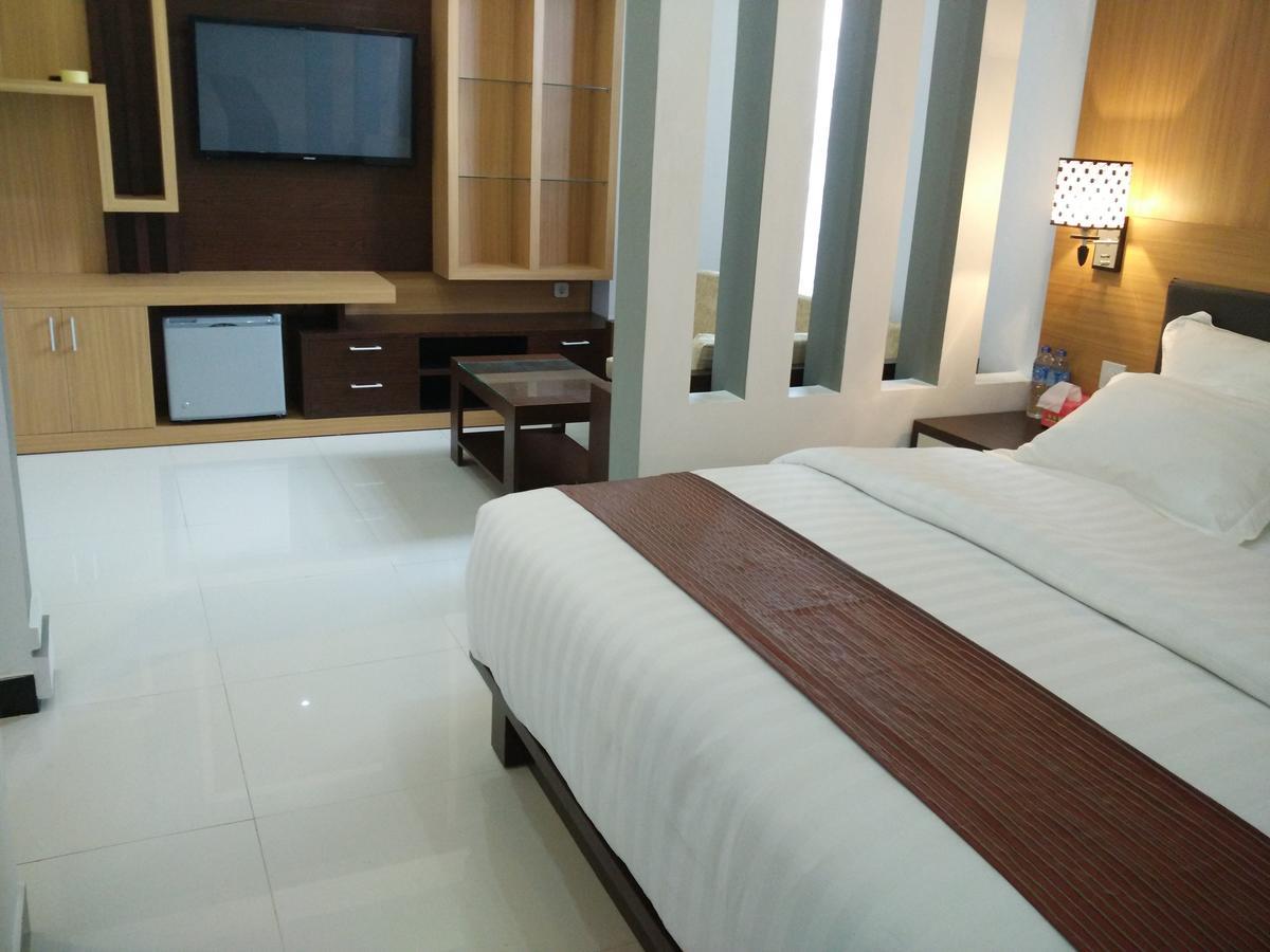 Alibaba Hotel Pangkalanbuun Exterior photo