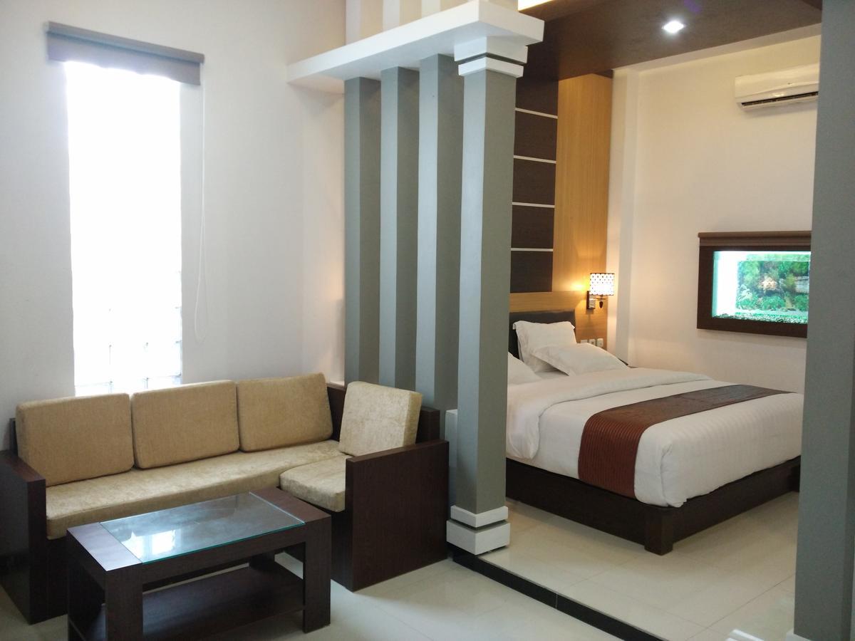 Alibaba Hotel Pangkalanbuun Exterior photo