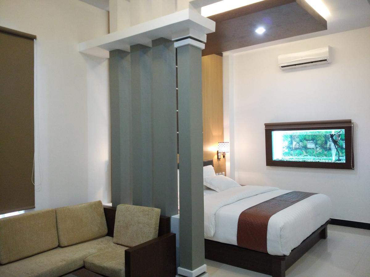 Alibaba Hotel Pangkalanbuun Exterior photo